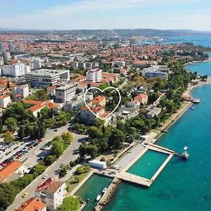 & Kolovare 3, Zára